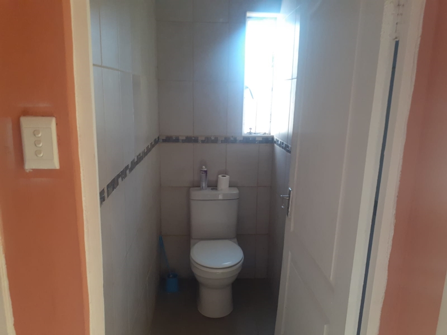 To Let 3 Bedroom Property for Rent in Cambridge West Eastern Cape